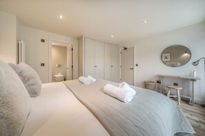 2 soverom, strykejern/-brett, wi-fi (inkludert) og sengetøy