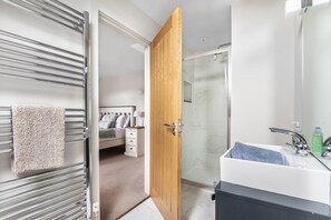 Hair dryer, towels
