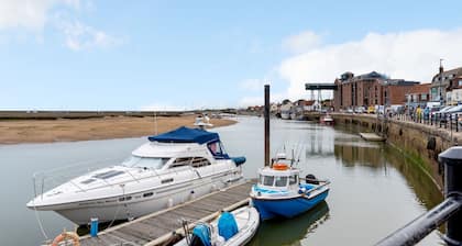 Channel View - sleeps 2 guests in 1 bedroom