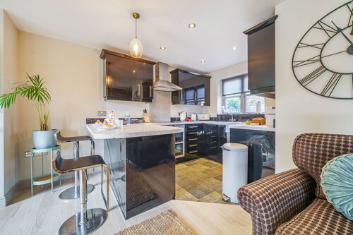 2 Railway Cottages - sleeps 6 guests  in 3 bedrooms