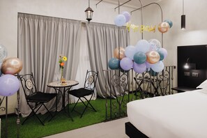 Premium bedding, down duvets, minibar, in-room safe - Dream Suite Trevi (Rome)