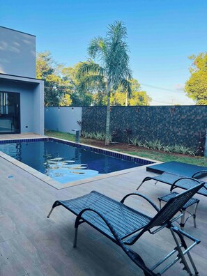 Pool - Resort House in Ninho Verde ll (Pardinho)