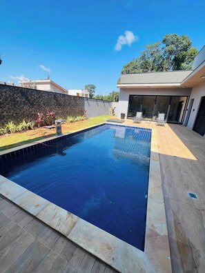 Pool - Resort House in Ninho Verde ll (Pardinho)