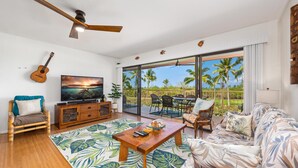 Apartment, Mehrere Betten (Keauhou Punahele#E-202) | Wohnbereich