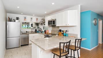 Condo, varias camas (Keauhou Punahele#E-202) | Cocina privada