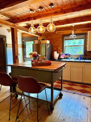 Paper towels - Jackson’s Cabin - Luxury Dog-Friendly Log Cabin (Eureka Springs)