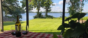 Beautiful Lake Manuella home, perfect for families!  Relax, fish, swim, boat.