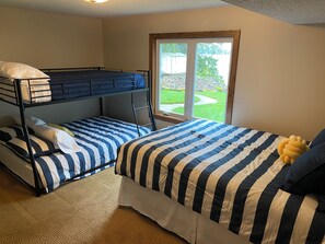 4 chambres, fer et planche à repasser, Wi-Fi gratuit, draps fournis