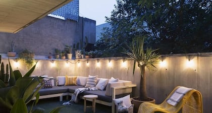 Mr. W | Design Townhouse. Roofgarden.24h security.