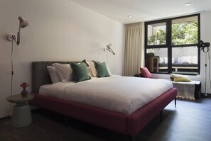 3 slaapkamers, een strijkplank/strijkijzer, wifi, beddengoed