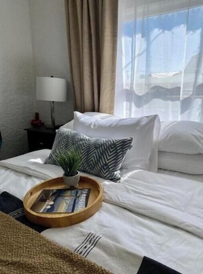 1 bedroom, desk, iron/ironing board, WiFi
