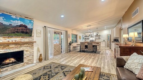 Prime Location/Fireplace/Private Yard