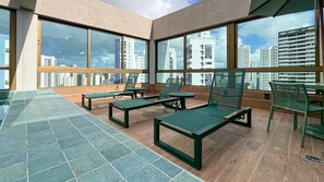 Apartemen Comfort | Tempat makan outdoor