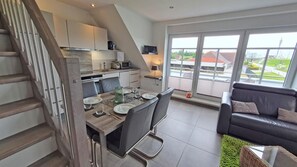 Dining - Inselblick am Kutterhafen - relaxation on the dike and harbor for 2 people (Norddeich)