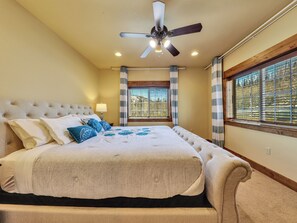 3 bedrooms, desk, free WiFi, bed sheets - Luxurious Mountain Condo (Brian Head)