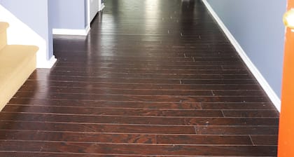 "4 Bedroom, Suburban Serenity Stay"
10 min from Downtown Raleigh