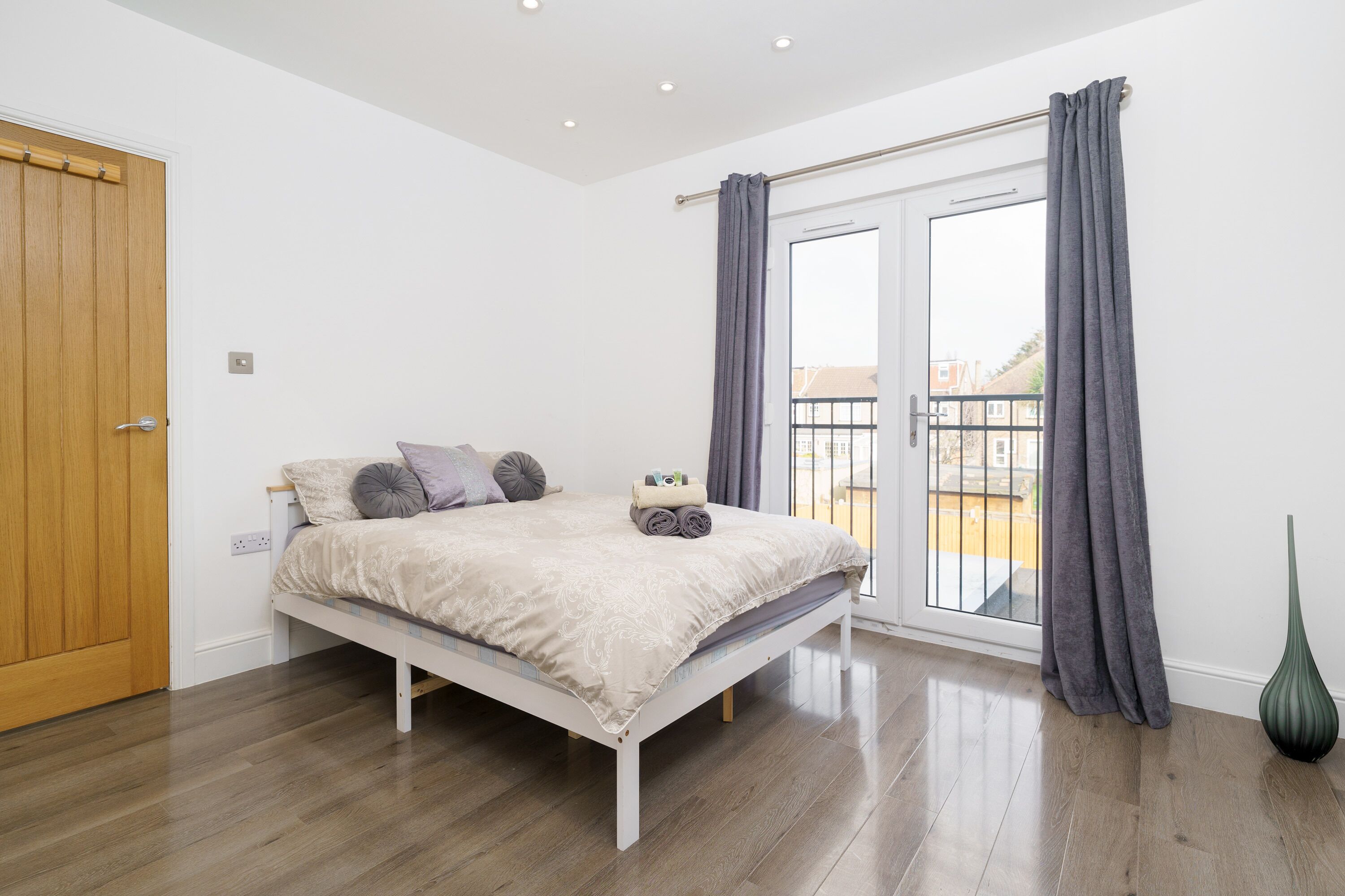 4 bedrooms, iron/ironing board