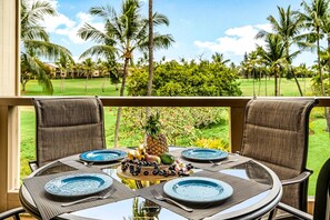 Outdoor dining - Keauhou Kona Surf & Racquet Club#7-303 (Kailua-Kona)
