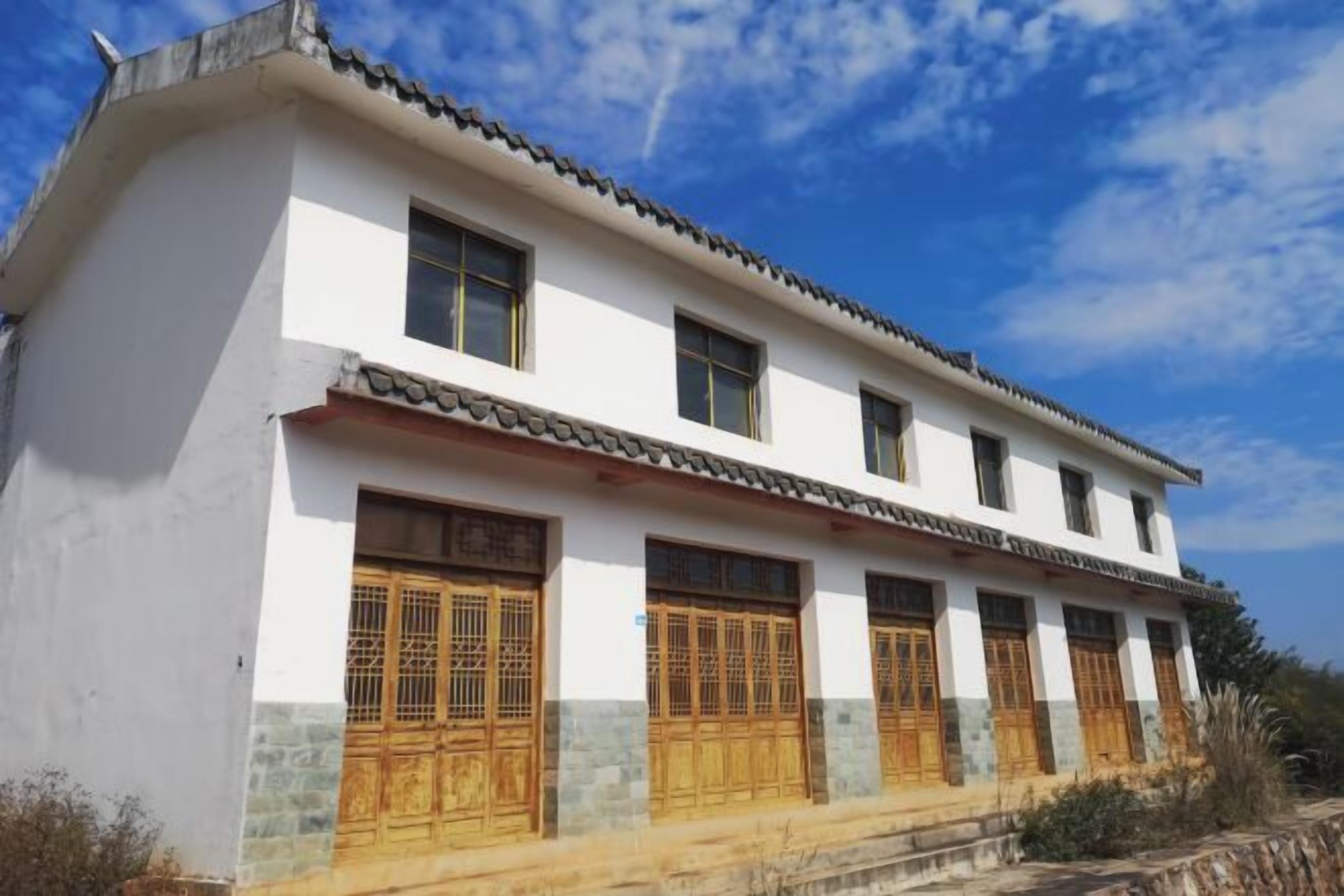 المنشأة من الخارج