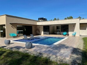 Villa, 5 Bedrooms, Accessible, Smoking | Pool | Outdoor pool - Finca los Colores Villavicencio (Villavicencio)