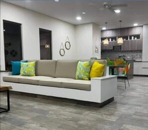 Villa, 5 Bedrooms, Accessible, Smoking | Living area