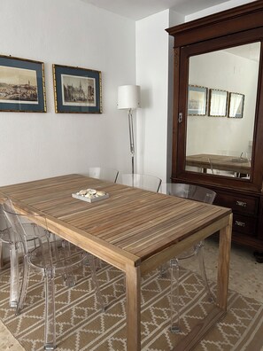 Dining - El Manantial beach apartment (El Puerto de Santa María)