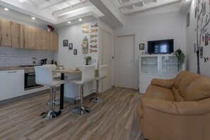 Living area - Tana del Bianconiglio by Wonderful Italy (Turin)