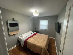 5 chambres, coffres-forts dans les chambres, fer et planche à repasser