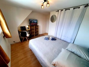 2 多间卧室、WiFi、床单