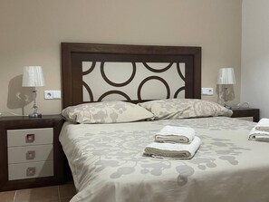3 bedrooms, iron/ironing board, WiFi, bed sheets - Bahía Flamingo Apartment (Ayamonte, Costa Esuri)