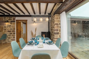 Dining - To complete (Vernejo)