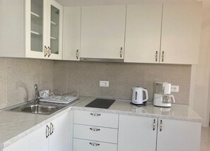 Apartment (Apartment Villa Sunshine - Two Bedroo) | Private kitchen | Fridge - Apartment Villa Sunshine (Sutivan)