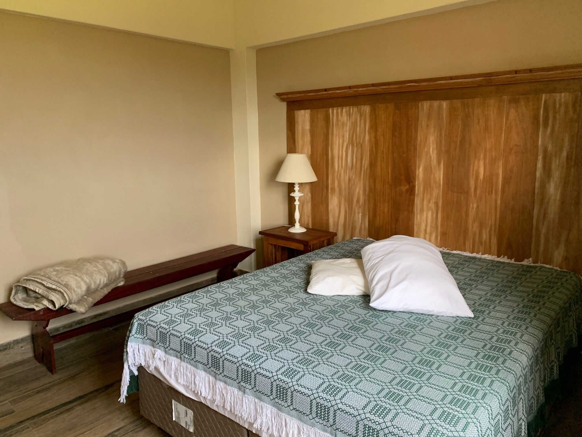 9 chambres, fer et planche à repasser, lit parapluie, Wi-Fi gratuit