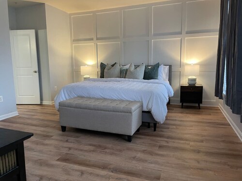 UrbanHaven - 2BD/2.5BA City/Suburb Living