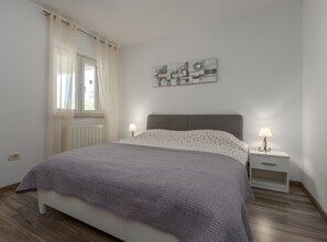 Villa (Villa SABINA - Breg Ivanovci - Three ) | 3 sovrum, barnsängar och gratis wi-fi