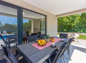 Villa (Three Bedroom Villa with Swiming Pool) | Salle à manger