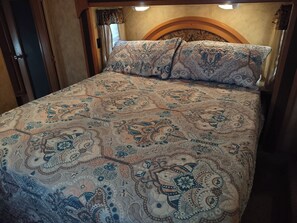 1 Schlafzimmer, Schreibtisch, WLAN, Bettwäsche