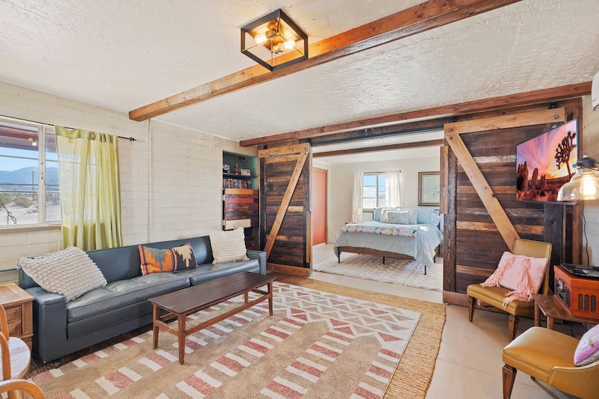 Old Dale Ranch Near Joshua Tree National Park - Cowboy Pool + 5 Private Acres - California