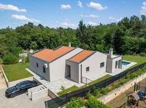 Huvila (Villa SABINA - Santalezi - Three Bedr) | Ulkopuoli