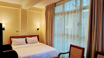 1 bedroom, desk, iron/ironing board, WiFi