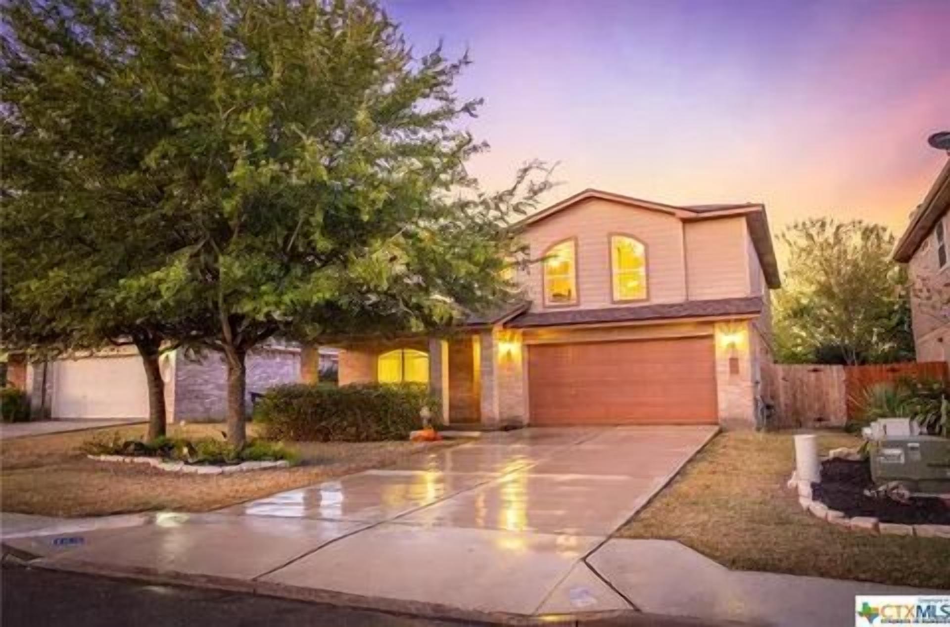 Fun Family Haven in Downtown Kyle