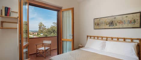Apartment, Balcony | Iron/ironing board, bed sheets