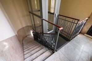 Elevator - Urbana 13 Rooftop by Wonderful Italy (Bologna)