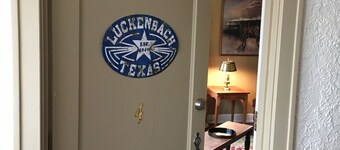 3 Blocks from the Mississippi River in the Park-To-Park Historic District.