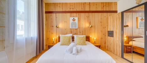 2 chambres, fer et planche à repasser, Wi-Fi gratuit, draps fournis