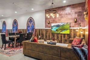 Interior - ONLY 1.5 MILES FROM DISNEY PARKS (Kissimmee)