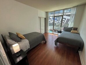 2 habitaciones, tabla de planchar con plancha y wifi gratis