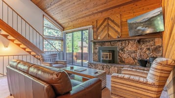 Smart TV y chimenea