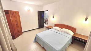 2 slaapkamers, een strijkplank/strijkijzer, reisbedje, gratis wifi