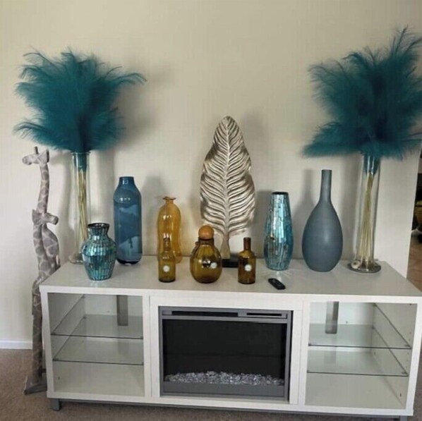 Interior - 3-bedroom 2 bath Rancher with Pool (Magnolia)